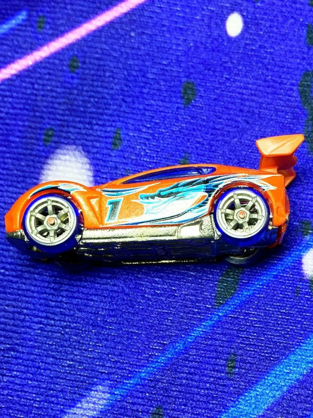 TOY CAR COLLECTIBLE - Hot Wheels AcceleRacers Synkro Teku TIX936 Mattel